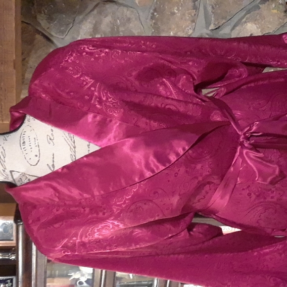 Vintage Victoria's Secret kimono robe - Picture 2 of 10